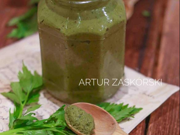 KONCENTRAT BULIONU Z LIŚCI LUBCZYKA