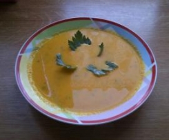 Zupa marchewkowa z mlekiem kokosowym