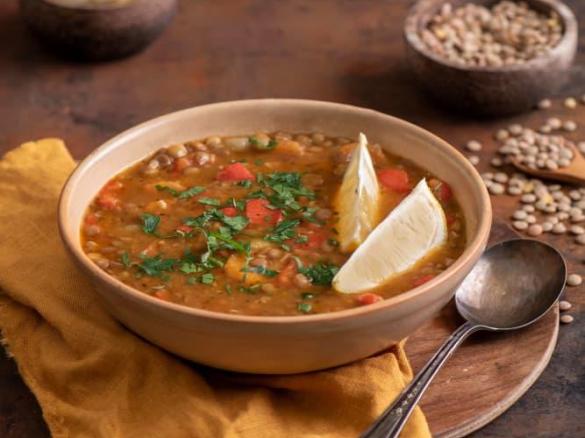 Zupa z zielonej soczewicy i papryki