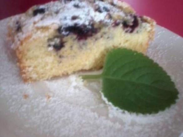 Bezglutenowy biszkopt z owocami