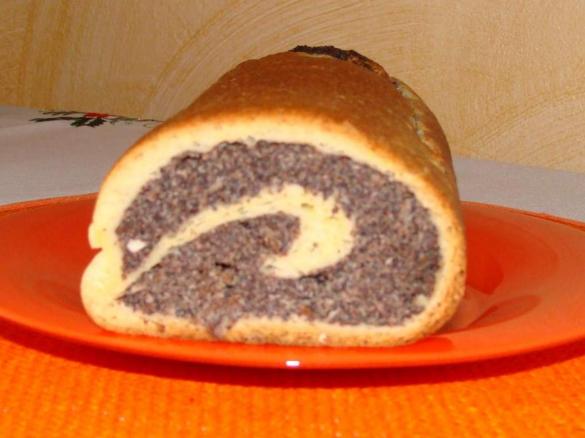 Makowiec zawijany tzw. strucla makowa