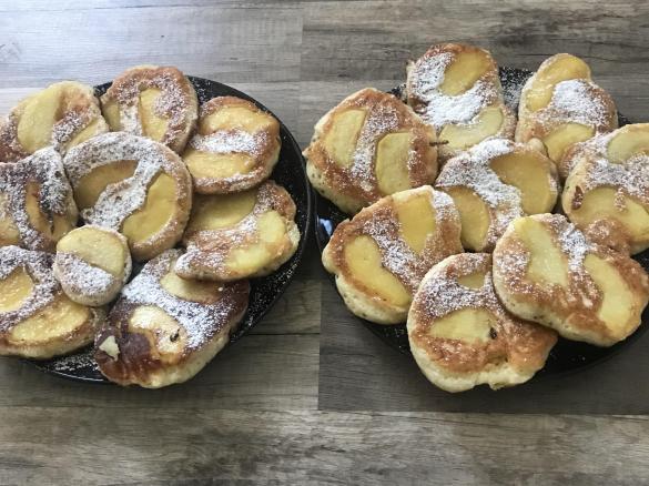 Racuchy drożdżowe z jabłkami