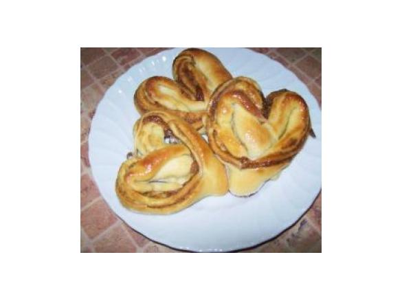 Buleczki z nadzieniem orzechowym