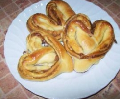 Buleczki z nadzieniem orzechowym