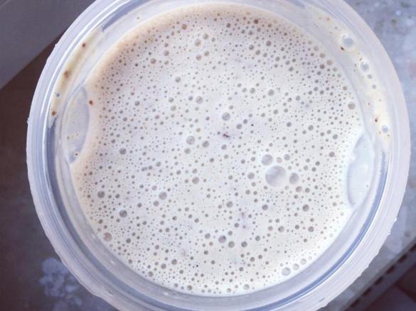 #30koktajliw30dni (kefir, banan, suszone śliwki, masło orzechowe, płatki owsiane, cynamon) koktajl