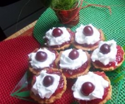 Bardzo kruche babeczki z owocami