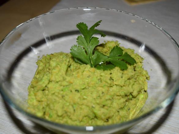 Puree z zielonego groszku z dodatkiem innych warzyw