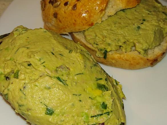 Pasta z awokado i tuńczyka