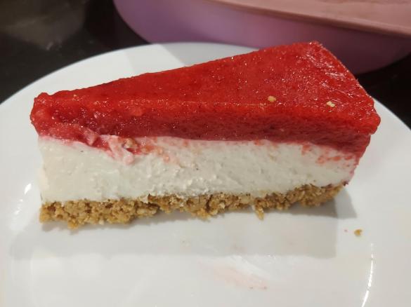 Sernik truskawkowy na zimno