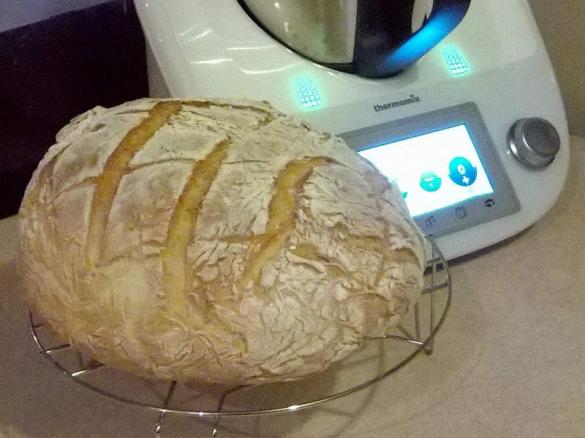 Chleb wiejski pszenny.