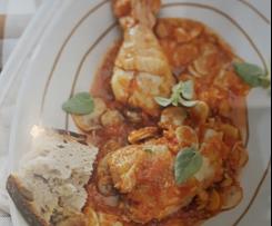 Kurczak duszony z czerwoną papryką