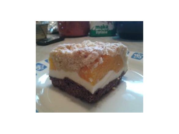 SERNIK CZARNO-BIAŁY Z BRZOSKWINIAMI