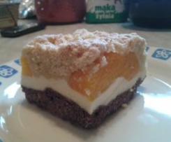 SERNIK CZARNO-BIAŁY Z BRZOSKWINIAMI