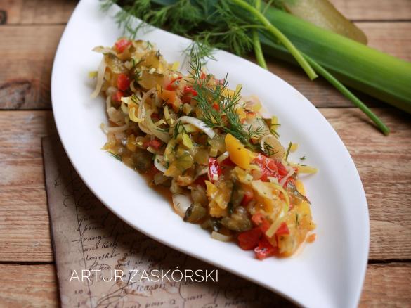 SURÓWKA Z PAPRYKI I KISZONEGO OGÓRKA