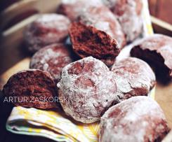 BUŁKI Z FIGAMI I SUSZONĄ ŚLIWKĄ