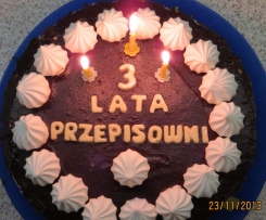 Tort z chałwą, bezami i czekoladą