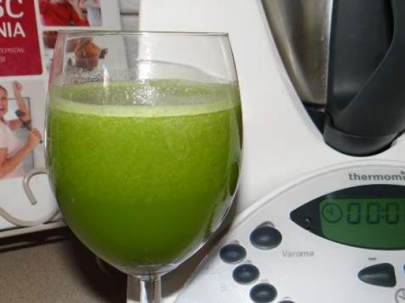 Zdrowy napój Shreka z pokrzywy