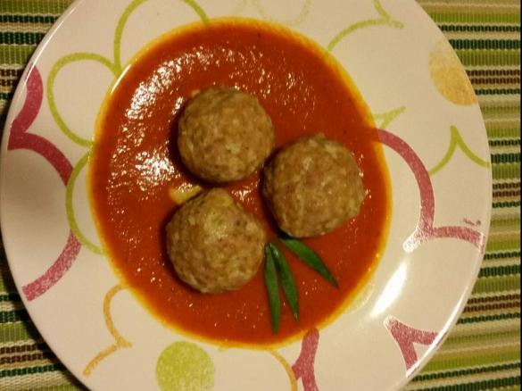 PULPETY Z INDYKA W SOSIE POMIDOROWYM