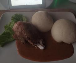 PODUDZIA Z INDYKA W CIEMNYM SOSIE