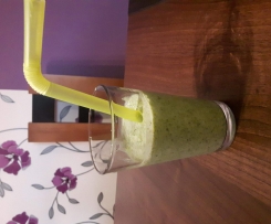 Smoothie z jabłka i szpinaku