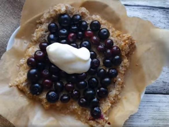 Owsianka zapiekana z borówkami.