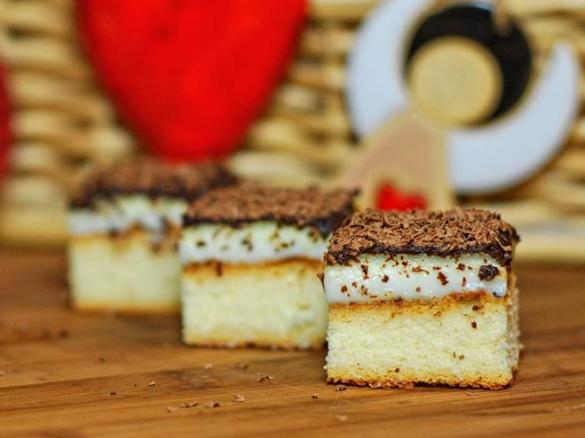 Waniliowe mleczko na biszkopcie z nutą czekolady