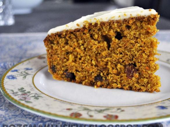 Pełnoziarniste ciasto marchewkowe