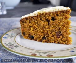 Pełnoziarniste ciasto marchewkowe