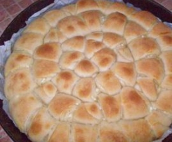 Tutmanik - bulgarski chlebek z feta (swiateczny)