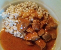 Pikantny gulasz wieprzowy.