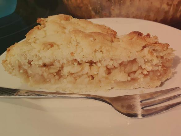 TARTA JABŁKOWA NA KRUCHUTKIM CIEŚCIE