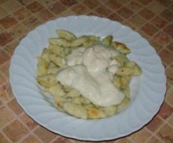 Kopytka ziolowe z sosem porowym