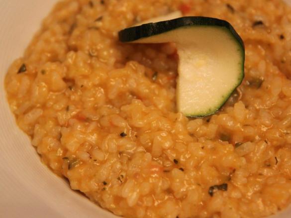 Risotto z cukinią i pomidorem