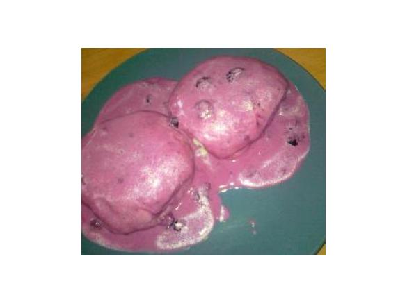 Buchty czyli kluski na parze z sosem jagodowym