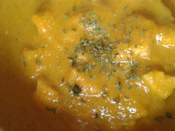 Eskalopki - pierś z kurczaka w sosie curry z marchewką