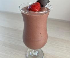 Pyszny shake truskawkowy z czekoladą