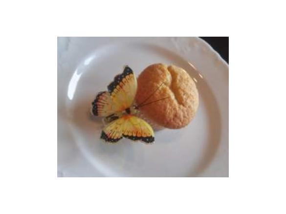 MUFFINKI Z BIAŁĄ CZEKOLADĄ I SKÓRKĄ Z POMARAŃCZY