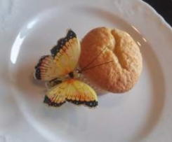 MUFFINKI Z BIAŁĄ CZEKOLADĄ I SKÓRKĄ Z POMARAŃCZY