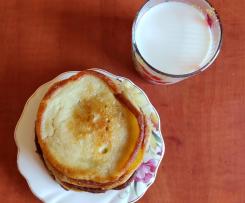 Pancakes na jogurcie i śmietanie