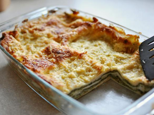 LAZANIA ZE SZPINAKIEM I SEREM FETA