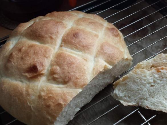 Chleb pszenny na zakwasie-bez drożdży