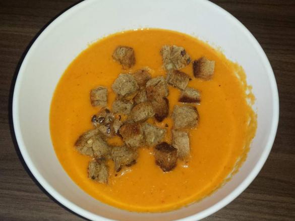 Zupa-krem z pieczonej papryki