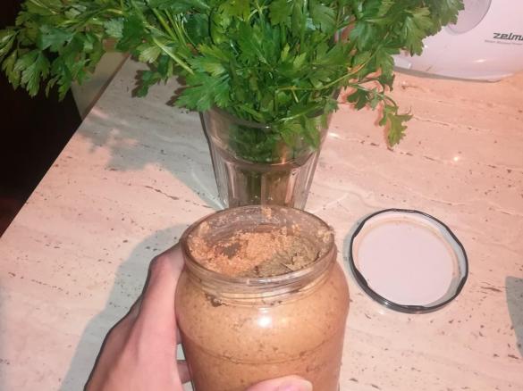 Pasta ze słonecznika z suszonymi pomidorami