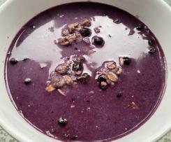 Owsianka z jagodami i masłem orzechowym by Mini Run