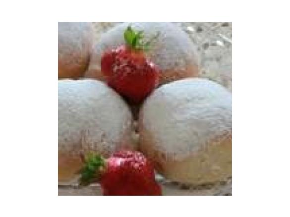 Bułeczki drożdżowe z truskawkami