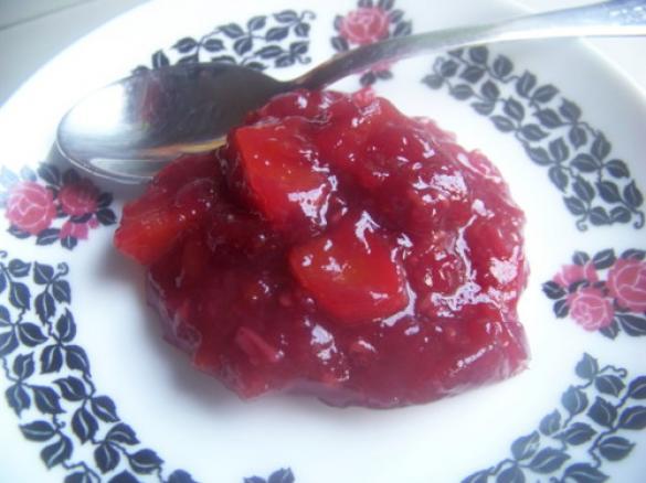 Dżem borówkowo-malinowy z wiśnióweczką i kawałkami owoców