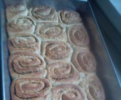 Razowe ślimaczki dyniowo-migdałowe