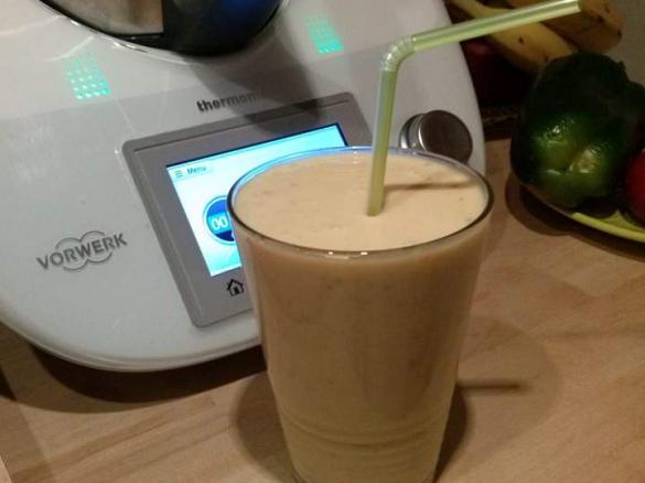 Smoothie z masłem orzechowym