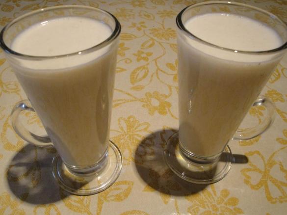 Mleczno-śmietankowy napój bananowy