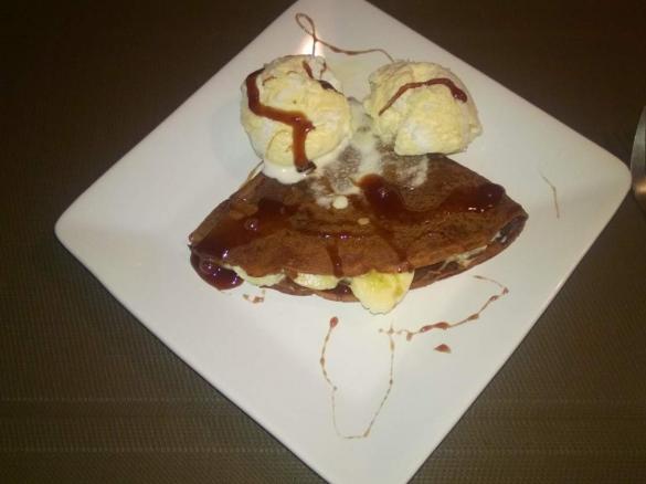 Naleśniki czekoladowe z bananem i serkiem